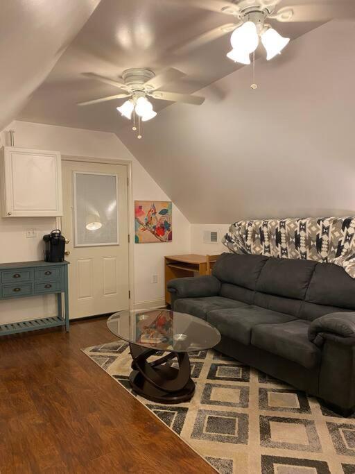 Ferienwohnung Spacious & Private 2Nd Flr. Apt. Irmo Exterior foto